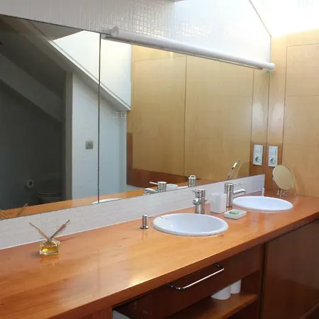 Apartamento A Casa Rosa- ático En El Centro De Vigo